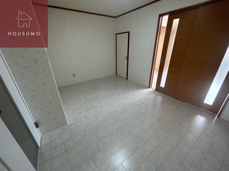 物件内観写真4　(ゆったり過ごせるリビングです)