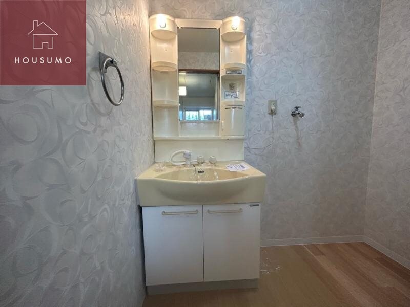 物件内観写真19　(独立洗面化粧台が付いています)