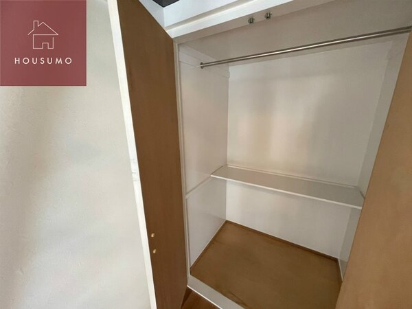 収納(小物を収納するのに便利です)