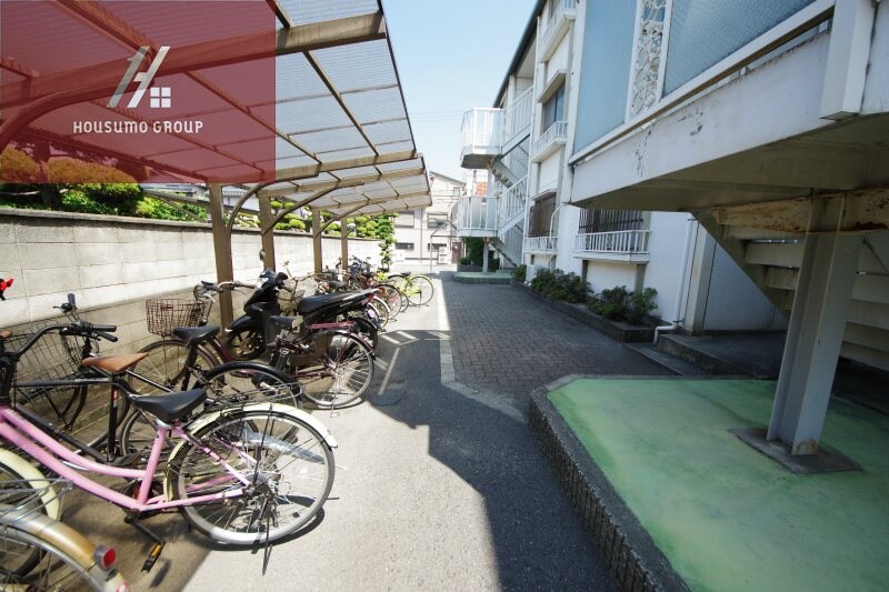 物件外観写真3　(エントランスです)