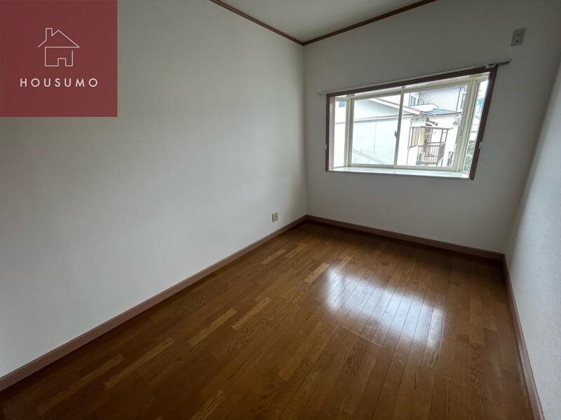 物件内観写真7　(使い勝手のいい寝室です)