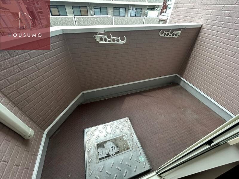 物件内観写真12　(暖かな日差しのふりそそぐバルコニー)