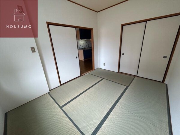 和室(フローリングだけでなく、和室もあります)