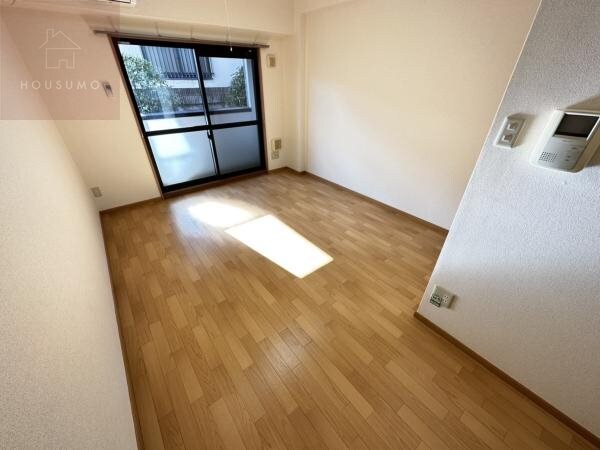 居室(ゆったり過ごせる居間です)
