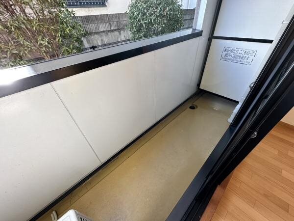 バルコニー(外からの目が気にならないバルコニーで洗濯物が干せます)
