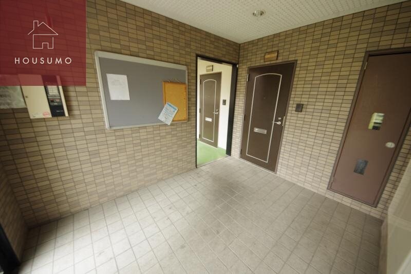 物件外観写真2　(落ち着いたロビーです)