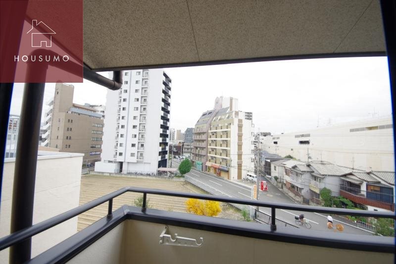 物件内観写真15　(落ち着いたエントランスです)