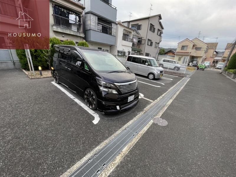 物件外観写真2　(カースペースがあります)