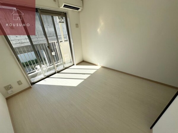 寝室(使い勝手のいい寝室です)