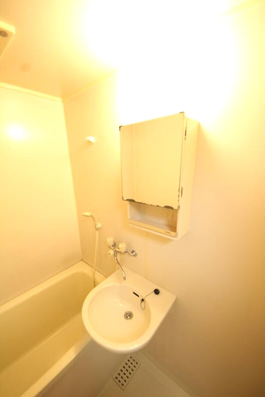 物件内観写真25　(スペースが確保できる洗面所です)