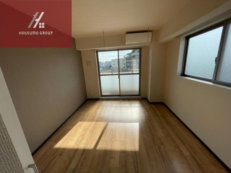 物件内観写真5　(ゆったりとしたリビングです)