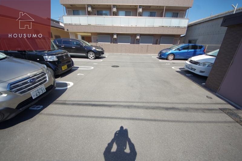 物件外観写真3　(カースペースがあります)