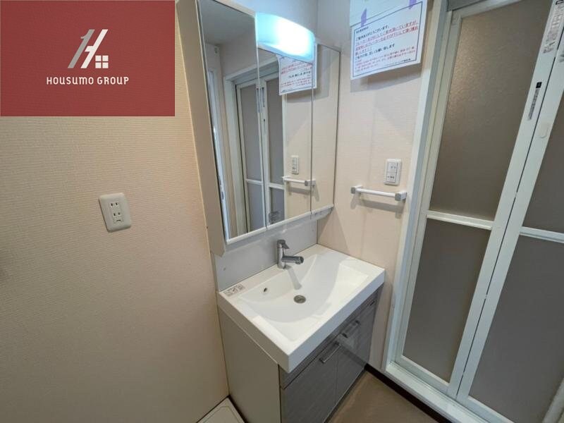 物件内観写真10　(シンプルで使いやすい玄関です)