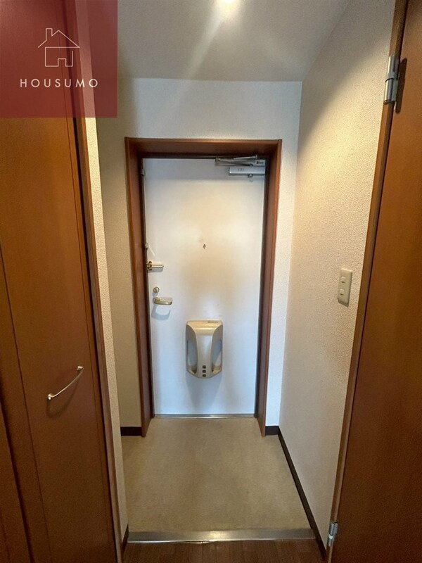 玄関(同施工会社・同型モデルの室内です。（参考写真・イメージ写真）)