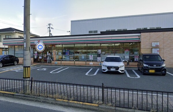 周辺環境(セブンイレブン　大東市寺川3丁目店 250m)