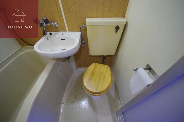 トイレ(コンパクトで使いやすいトイレです)
