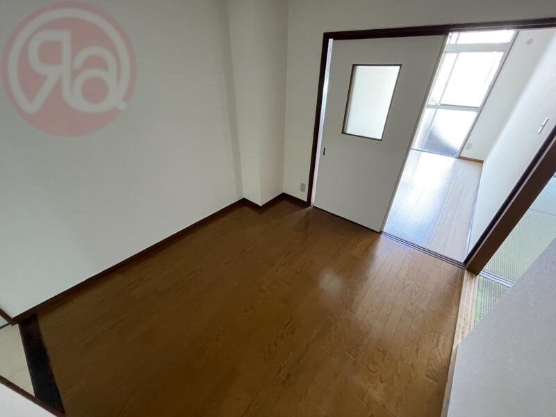 物件内観写真6　(ゆったりとしたリビングです)