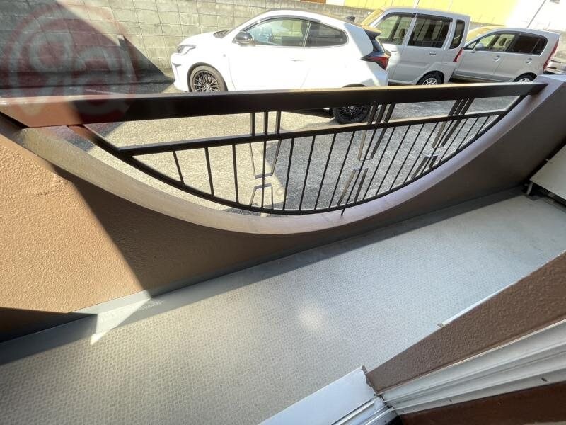 物件内観写真14　(暖かな日差しのふりそそぐバルコニー)