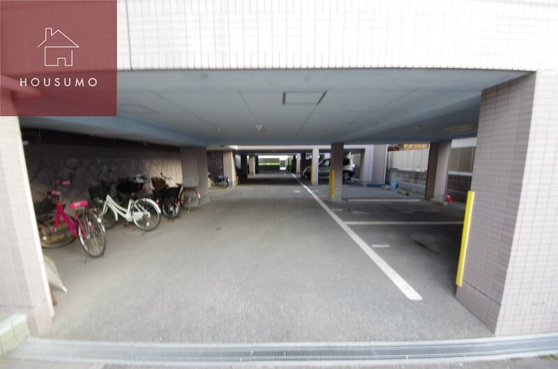 物件外観写真2　(駐車場です)