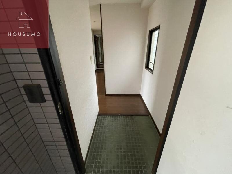 物件内観写真9　(ゆったりとした空間のトイレです)