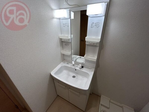 独立洗面台(朝の支度にも助かる、独立の洗髪洗面化粧台)