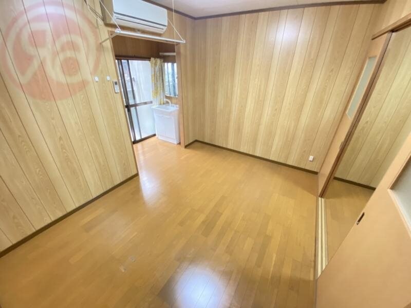 物件内観写真29　(明るい洋室です)