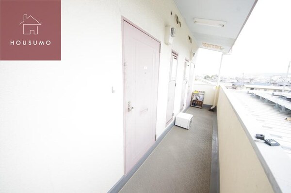 玄関(使いやすい洗面所です)