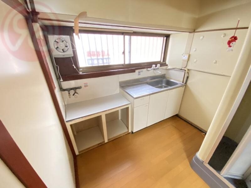 物件内観写真17　(コンパクトなキッチンで掃除もラクラク)