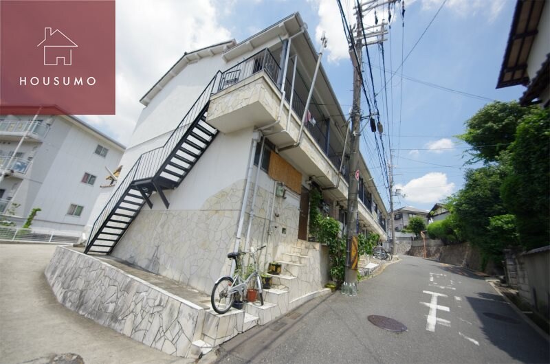 物件外観写真2　(外観もきれいです)