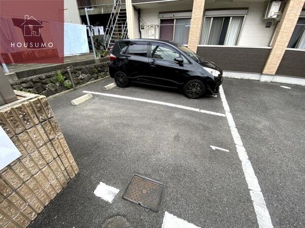 駐車場(駐車場です)