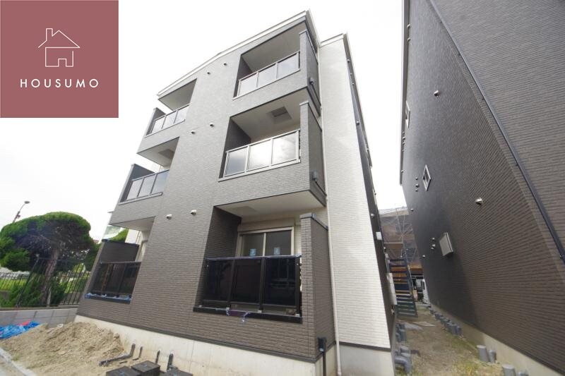 物件外観写真3　(外観は落ち着いています)