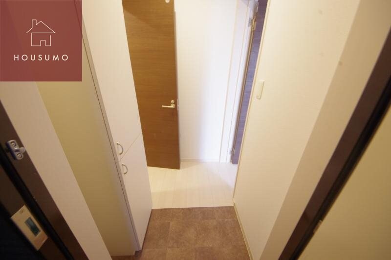 物件内観写真9　(明るい玄関です)