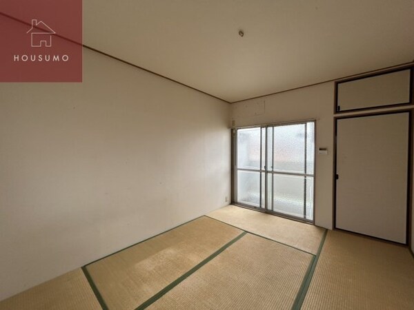 寝室(落ち着いて過ごせるお部屋なので、寝室にいかがでしょうか)