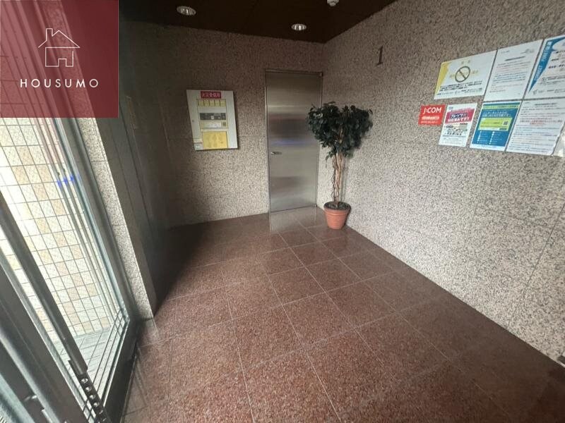 物件外観写真3　(建物の内部です)