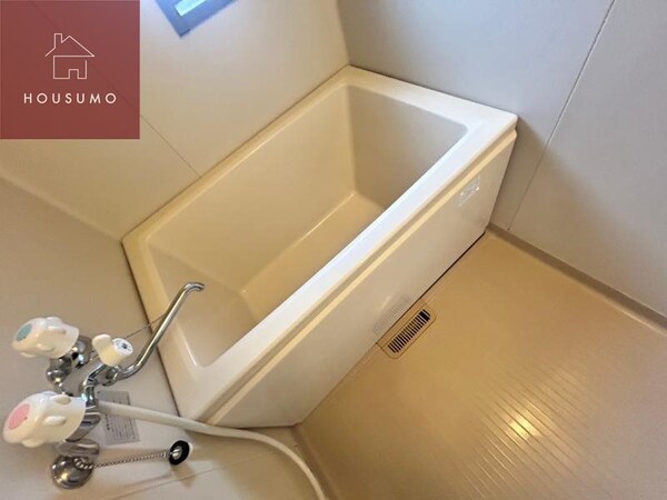 浴室(日々の疲れを癒すお風呂付です)