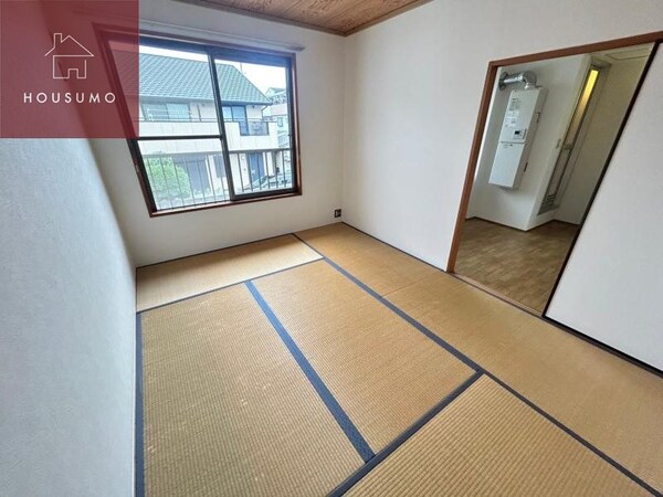 和室(和室、ちょっとしたくつろぎスペースにいかがでしょうか)