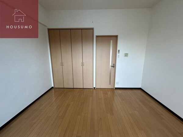 居室(ゆったり過ごせる居間です)