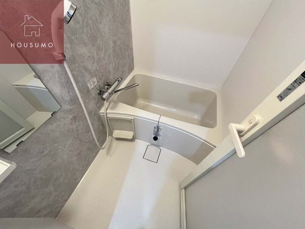 物件内観写真7　(コンパクトで使いやすいお風呂です)
