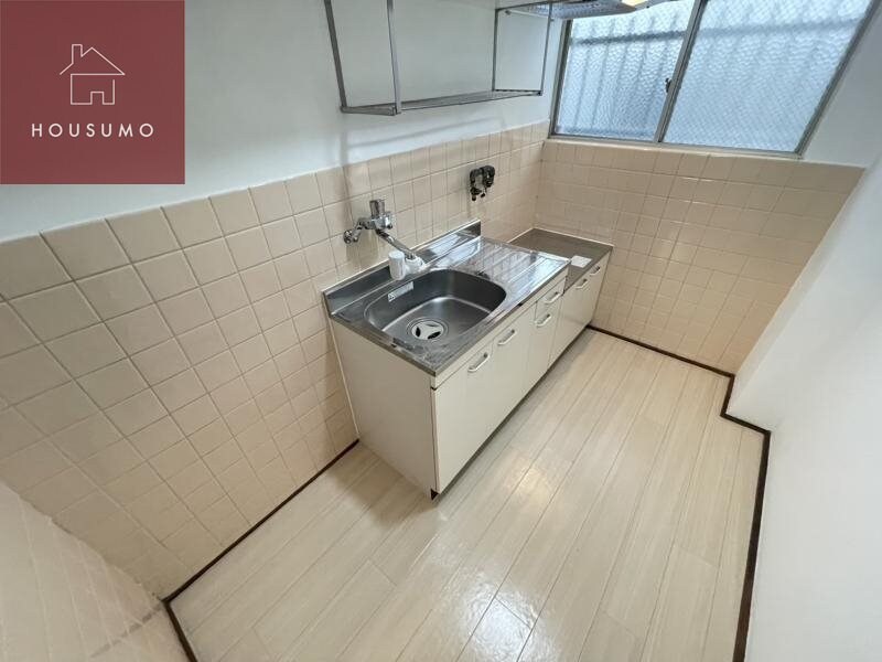 物件内観写真7　(コンパクトなキッチンで掃除もラクラク)