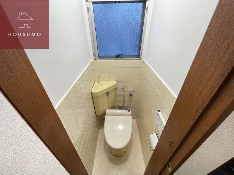 物件内観写真10　(ゆったりとした空間のトイレです)