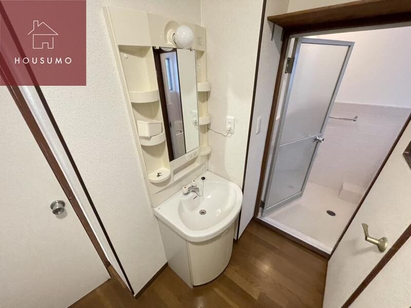 物件内観写真19　(独立洗面化粧台が付いています)