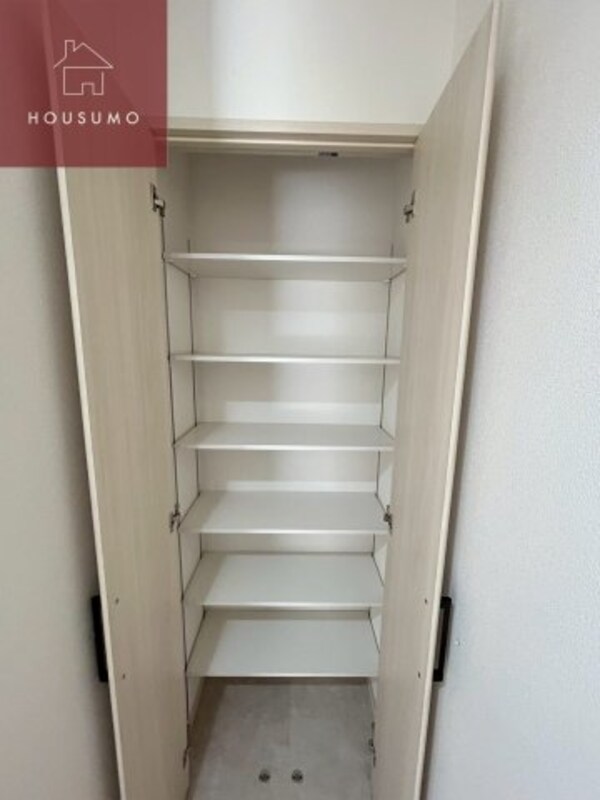 収納(たっぷりとした収納スペースです)