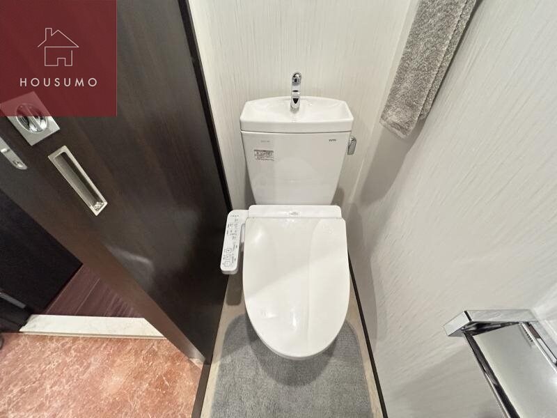 物件内観写真10　(ゆったりとした空間のトイレです)