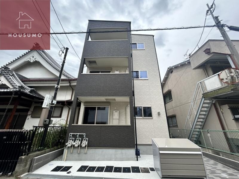 物件外観写真1　(きれいな外観です)