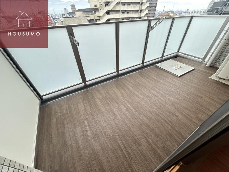 物件内観写真14　(外からの目が気にならないバルコニーで洗濯物が干せます)