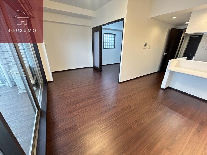 物件内観写真16　(ゆったりとしたリビングです)