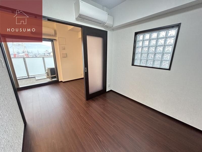 物件内観写真26　(落ち着いた色調の洋室です)