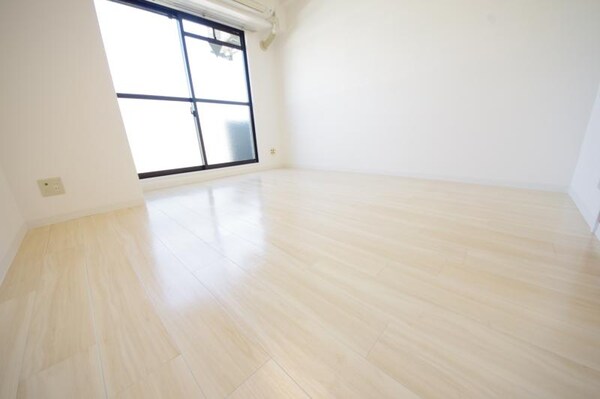 洋室(コンパクトで使いやすい洋室です)