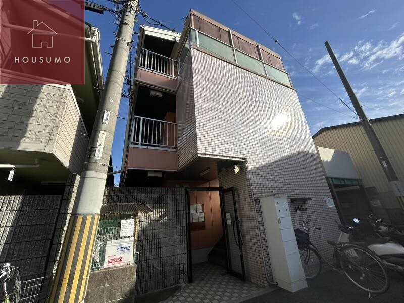 物件外観写真1　(落ち着いた雰囲気の外観です)