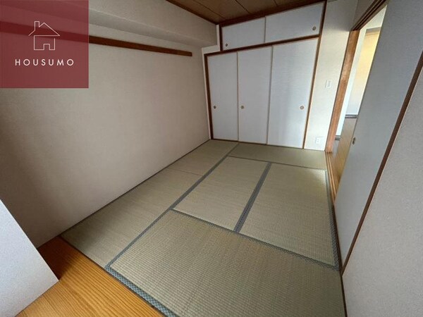 和室(来客時にも便利な和室付き)